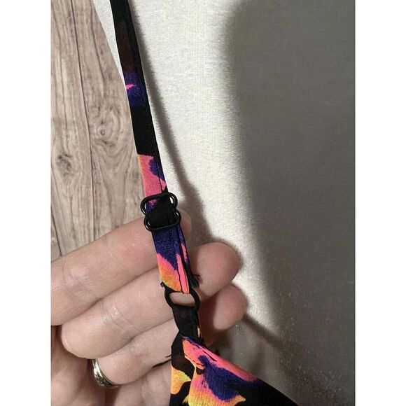 Wet Seal Womans Tank Top Multicolor Size Medium• Adjustable Straps - Picture 6 of 9